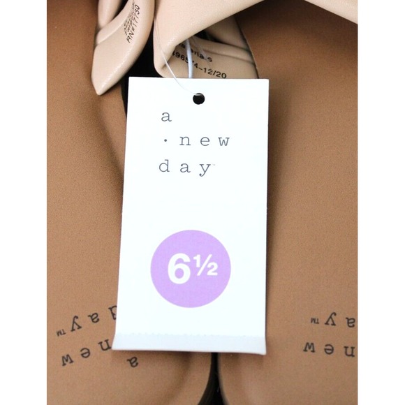 A New Day Women Tan Beige Crisscross Strap Slide Sandals Flats Size 6.5 - Picture 9 of 11